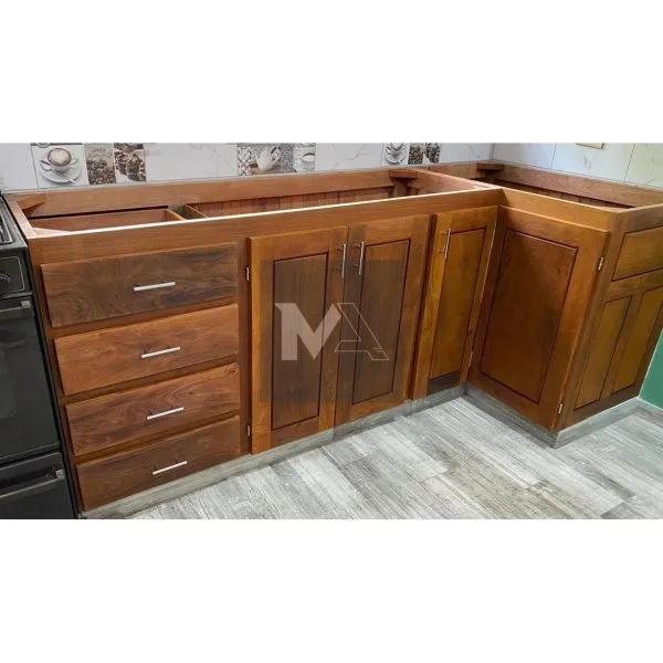 Muebles de cocina. Bajo mesada