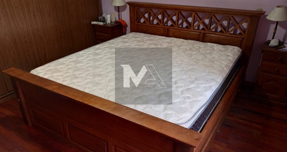 MUEBLES DE ALGARROBO DE DORMITORIO